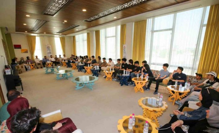 Meram’da yaz, Gençlik Meclisiyle hem eğitici hem eğlenceli geçiyor