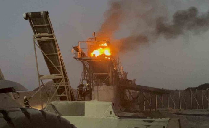 Meriç Nehri’nde helezon alev alev yandı