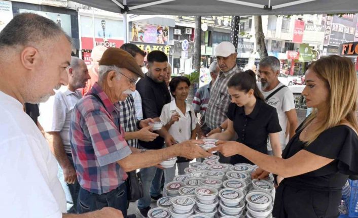 Mersin’de 20 bin kişiye aşure ikram edildi
