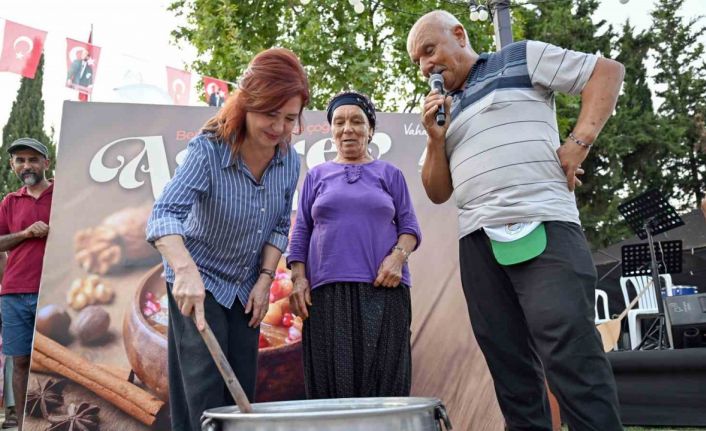 Mersin’de kadınlar geleneksel aşure etkinliğinde bir araya geldi
