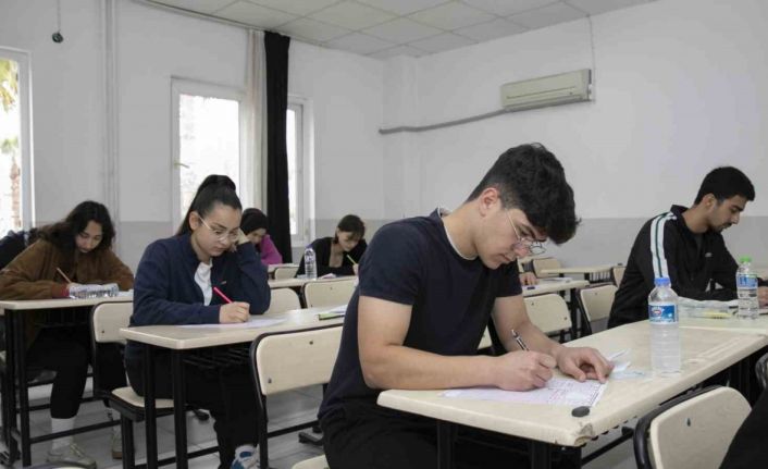 Mersin’de YKS öğrencilerine ücretsiz tercih danışmanlığı