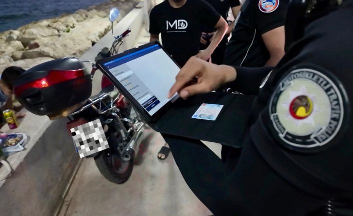 Mersin’de yürüyüş yollarını ihlal eden araçlara 685 bin lira ceza