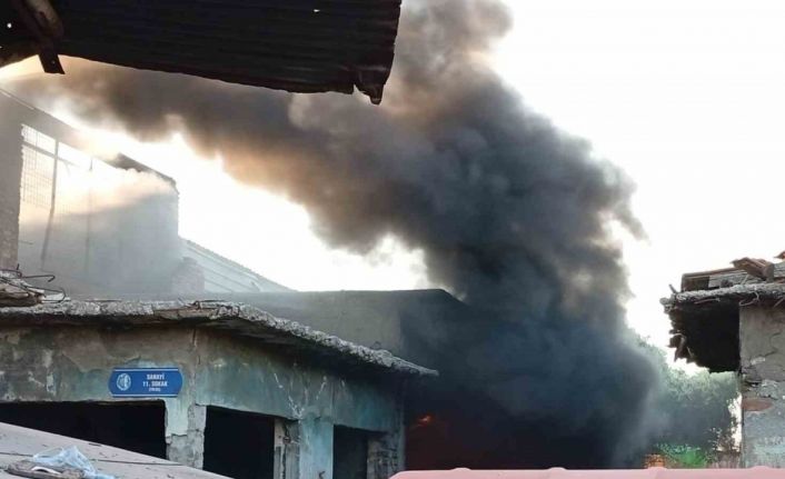 Metruk iş yerinde korkutan yangın