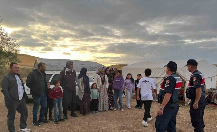 Mevsimlik işçiler kene ve boğulma vakaları hakkında bilgilendirildi