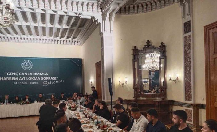 Milli Eğitim Bakanı Yusuf Tekin ’Genç Canlarımızla Muharrem Ayı Lokma Sofrası’ programına katıldı