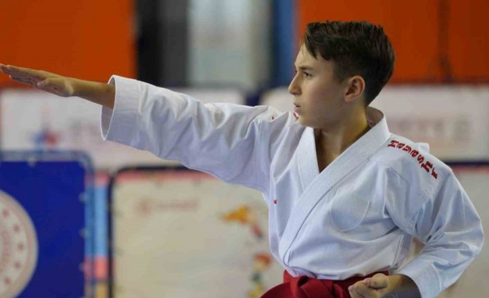 Milli takıma göz kırpan karateciler, ANALİG müsabakalarında ter döküyor