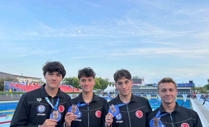 Milli yüzücülerden Avrupa Gençler Yüzme Şampiyonası’nda bronz madalya