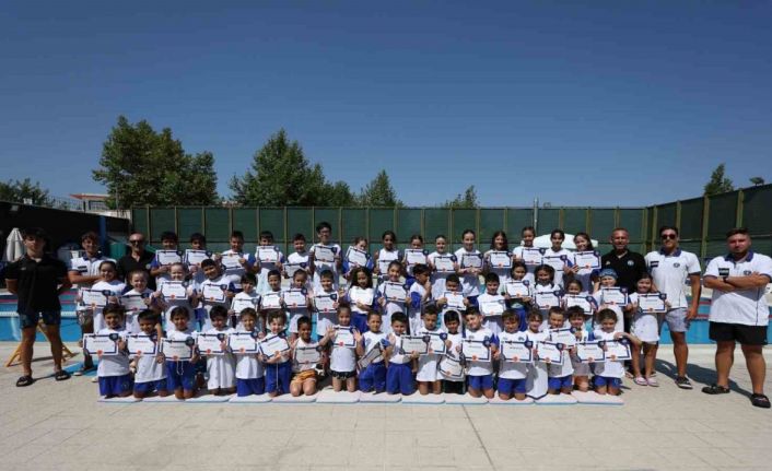 Minik kulaçlar ikinci dönemi tamamladı