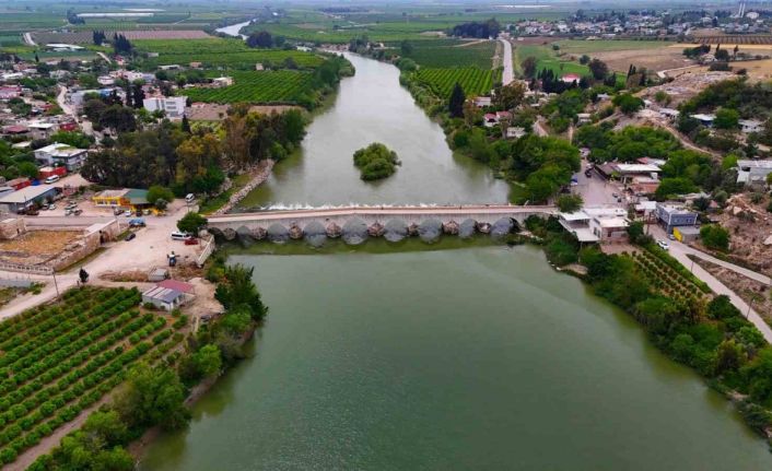 ’Misis Köprüsü’ 1700 yıldır ayakta ama bakımsızlıktan turizme kazandırılamıyor