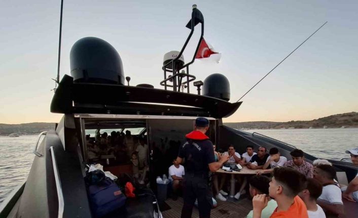 Motoryatta 72 düzensiz göçmen yakalandı