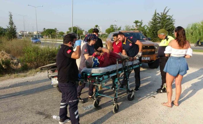 Motosiklet ile hafif ticari araç çarpıştı: 1 yaralı