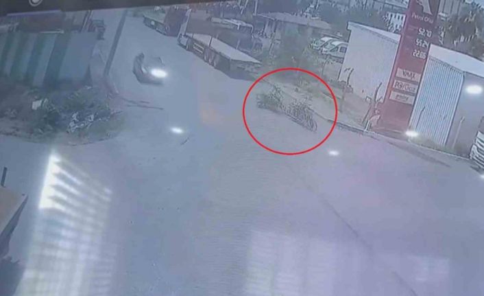 Motosikletlerin çarpışmasıyla yere savruldular