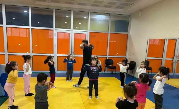 Müdür Kılıç: "Çocuklarınızı yaz tatilinde spor okullarına mutlaka getirin"