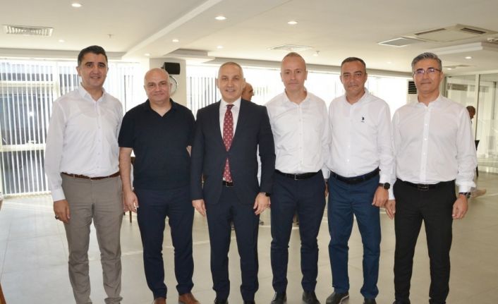 Müdür Öztürk dualarla görevine veda etti