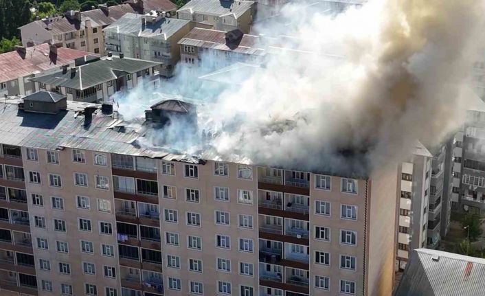 Muş’ta 9 katlı binada yangın çıktı