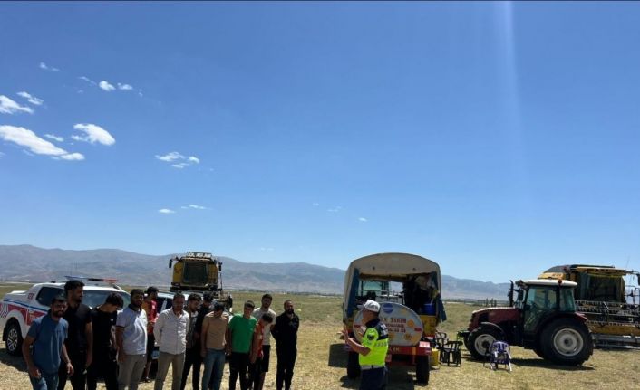 Muş’ta traktör ve biçerdöverler denetlendi
