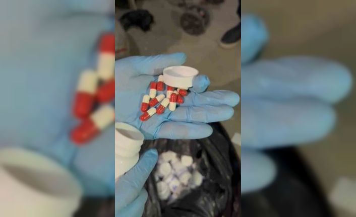 Narkotik ekipleri 7 bin sentetik ecza hapı ele geçirdi