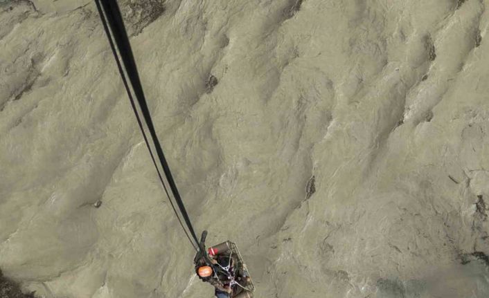 Nepal-Çin sınırında sel felaketi: 1 ölü, 28 kayıp