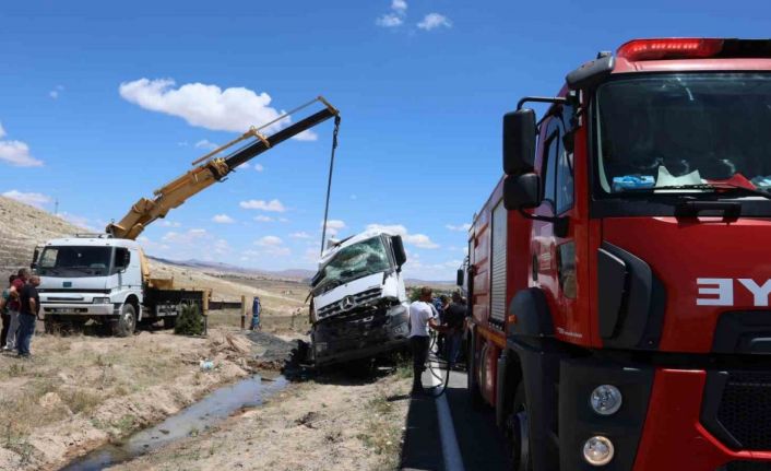 Nevşehir’de beton mikseri devrildi: 1 yaralı