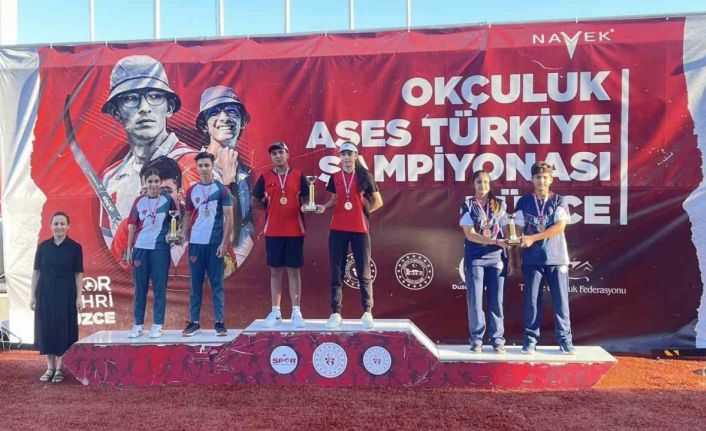Okçulukta şampiyonlar madalyalarını aldı