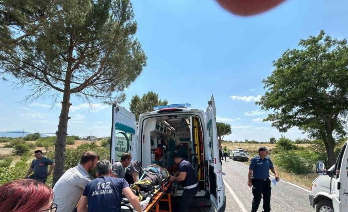 Otomobil ağaca çarptı: 1 ölü 4 yaralı