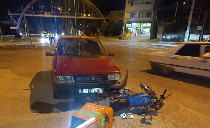 Otomobil motosiklete çarptı, o anlar kamerada