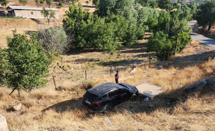 Otomobil şarampole uçtu: 3 yaralı