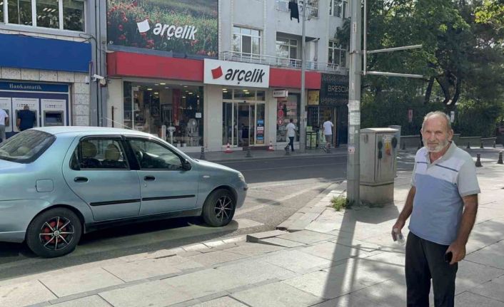 Otomobili arızalanan mağdur, insanlık beklediği kişi tarafından dolandırıldı