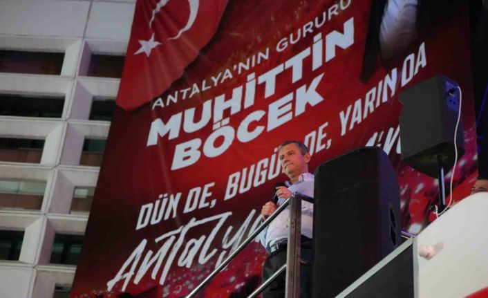 Özgür Özel’den Antalya’da miting