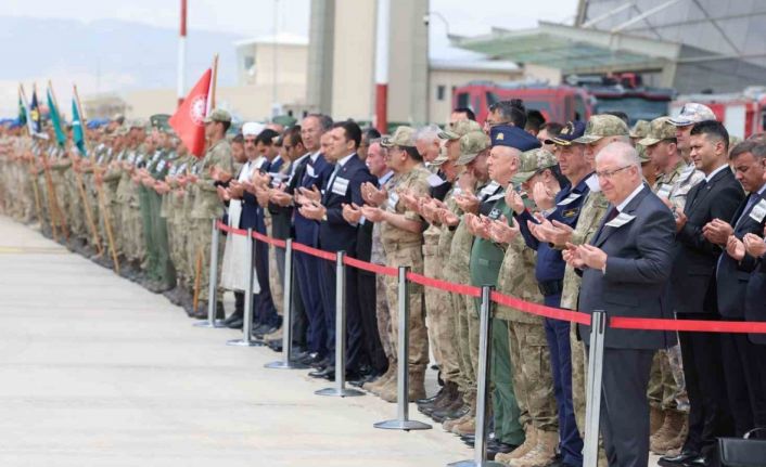 Pençe-Kilit Harekatı bölgesinde metan gazından etkilenerek şehit olan askerlerin naaşları törenle memleketlerine uğurlandı