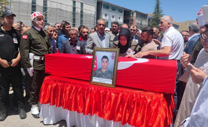 Pençe-Kilit şehidi son yolculuğuna uğurlanıyor