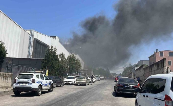 Plastik varil fabrikasında korkutan yangın
