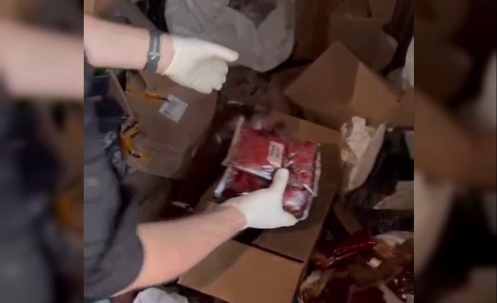 Polis 1 ton 798 kilogram kaçak nargile tütünü ele geçirdi