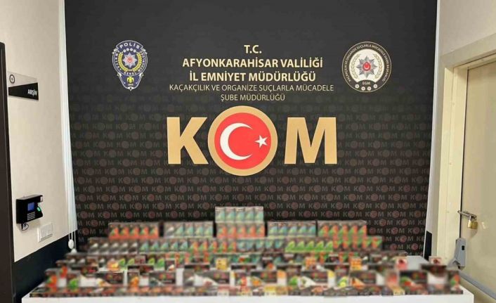 Polisten kaçak makaron ve tütün operasyonu