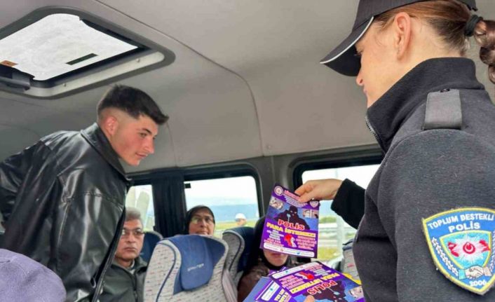 Polisten, vatandaşlara dolandırıcılık ve KADES bilgilendirmesi
