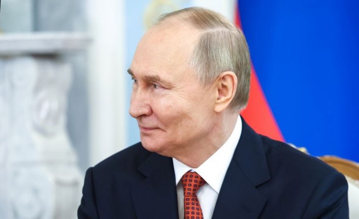 Putin: "Trump ile telefon görüşmesi yapacağım"