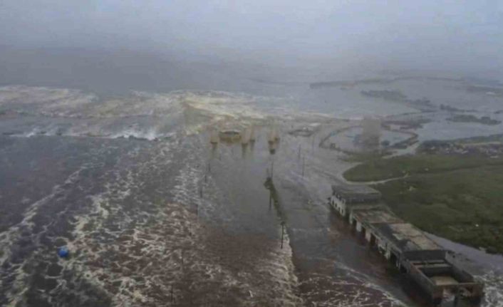 Rusya Sahalin Bölge Valisi: "Tsunaminin ilk dalgası hasarsız atlatıldı"