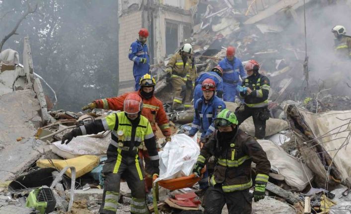 Rusya’nın vurduğu Kiev’de can kaybı 11’e, yaralı sayısı 93’e yükseldi