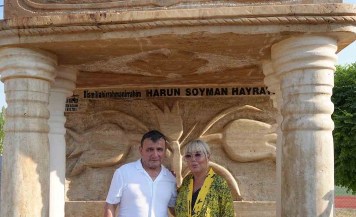 Safiye Soyman oğlunun adına yaptırdığı hayratı gözyaşı dökerek açtı: "Dışım gülüyor ama içim yanıyor"