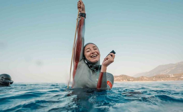 Şahika Ercümen’den 4 günde 4 altın madalya