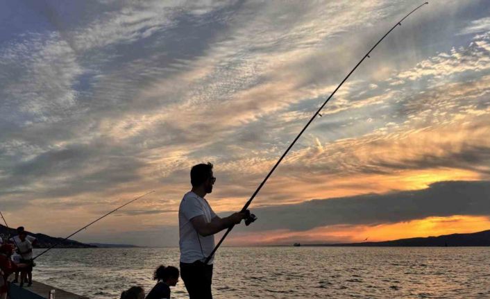 Sahilde şenlik, denizde yarış