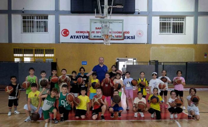 Sakarya’da çocuklar sporun her dalında dolu dolu bir yaz tatiline başladı