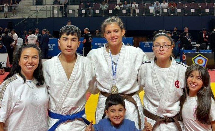 Salihli’nin gururu Hira Kılkış, Yıldızlar Avrupa Judo Kupası’nda şampiyon oldu
