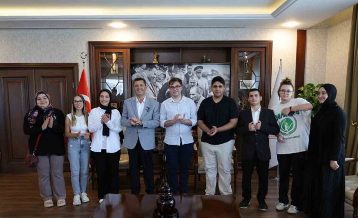 Şampiyonlardan Çekmeköy Belediye Başkanı’na ziyaret