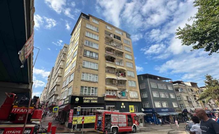 Samsun’da 9 katlı binanın çatı katında yangın paniği
