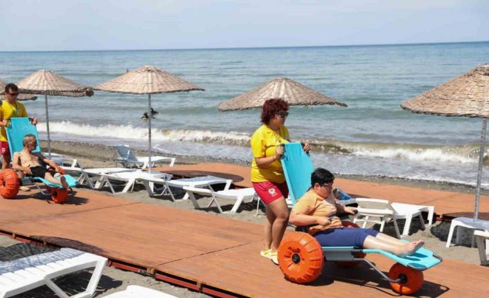 Samsun’da ’Engelsiz Plaj’ ve ’Engelsiz Kafe’ hizmete açıldı