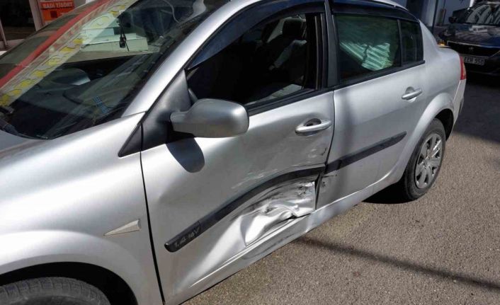 Samsun’da hafif ticari araç ile otomobil çarpıştı: 1 yaralı