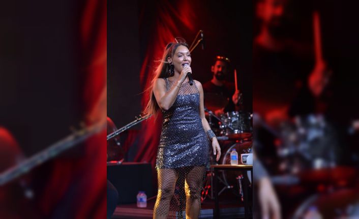 Sanatçı Onurluer Bodrum’da müzikseverlere unutulmaz bir gece yaşattı