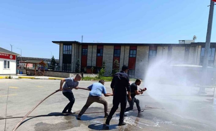 Sanayi kuruluşlarına yangın eğitimi