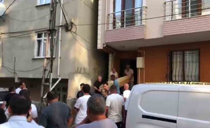 Sancaktepe’de aile faciası: Anne ve babasını bıçaklayarak öldürdü